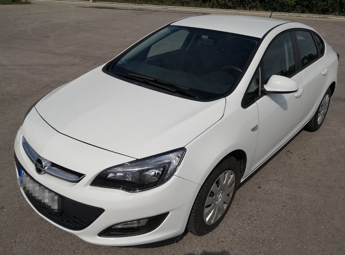 Opel Astra Sedan, Yakono rent a car